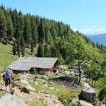 Die Puntleider See Alm lädt in idyllischer Lage zur Einkehr