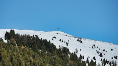 Wer möchte, kann noch zum kreuzgeschmückten Durakopf weiterwandern