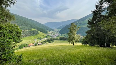 Unterwegs öffnen sich verträumte Ausblicke