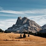 Die Wanderung auf den Gabler eröffnet immer neue Perspektiven auf den Peitler