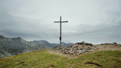 Das schlichte Gipfelkreuz der Windspitze