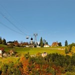 Über unseren Köpfen schwebt die Rittner Seilbahn nach Oberbozen