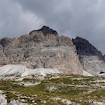 Le Tre Cime di Lavaredo sorgono direttamente dietro il rifugio Auronzo