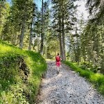 Sulla salita piuttosto ripida verso il rifugio Croda da Lago