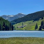 Der Durnholzer See und die Kirche St. Nikolaus zählen zu den beliebtesten Fotomotiven des Sarntals
