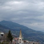 Barbian mit seinem schiefen Kirchturm