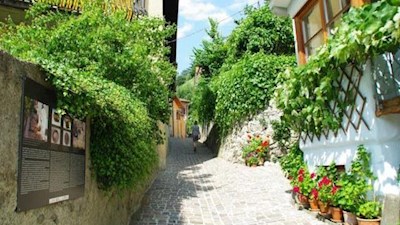 Am Beginn des Archeopfades in Stufels