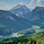 Our view falls on the lower lying Lago di Misurina lake
