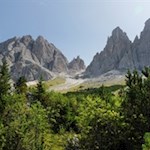 Langsam-nähern-wir-uns-den-anmutigen-Geislerspitzen