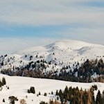 Unser Blick fällt auf das schneebedeckte Astjoch
