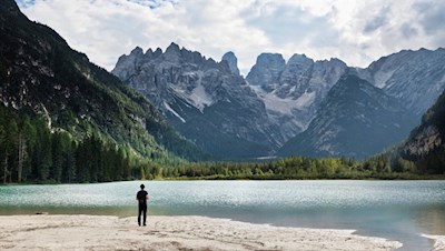 Der Dürrensee mit der Cristallogruppe im Hintergrund