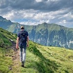 Vor malerischer Bergkulisse auf das Saxenle