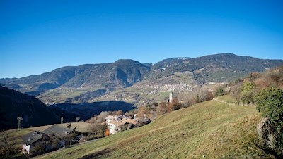 Die sonnenverwöhnten Hänge im Lajener Ried