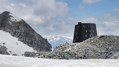 Die neue Schwarzensteinhütte auf über 3.000 m Höhe