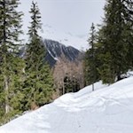 Ab und an erschließen sich schöne Ausblicke auf die gegenüberliegende Bergwelt