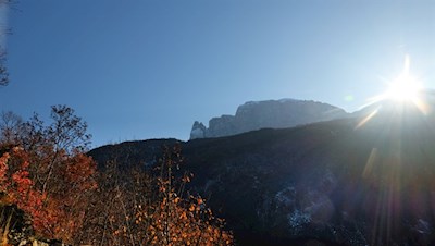 Unterwegs entfalten sich schöne Ausblicke auf den Schlern