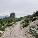 The hiking trail no. 440 and 439 lead to the now nearby Scoiattoli moutain hut