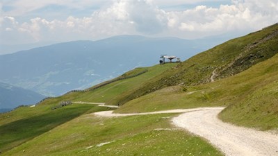 Sanft steigt der Weg zur Plosehütte an
