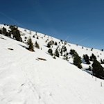 Über das freie, schneebedeckte Gelände auf den Gabler