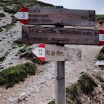 Auf der Dreifingerscharte zweigt der Steig Nr. 12 zum Piz da Peres ab