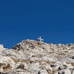 Das anmutige Gipfelkreuz der Großen Cirspitze