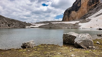 Il selvaggio e romantico lago Conturines