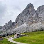 Am Fuße des Peitler lädt die Munt de Fornella zur Einkehr