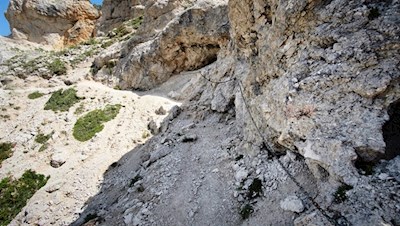 Seilgesicherte Passage auf dem Gaisl Höhenweg