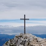 Das-elegante-Gipfelkreuz-des-Weißhorn