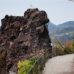 Die "Schwarzen Männer" sind das Sinnbild der Oswaldpromenade