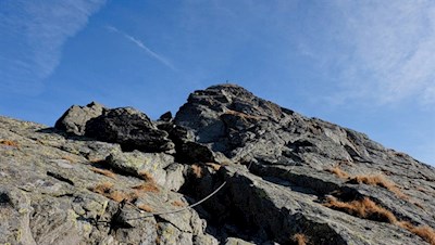 Seilgesicherte Passage auf dem Weg auf die Jaufenspitze