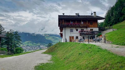 Neben Burg Sprechenstein lädt die Burgschenke Sprechenstein zur Einkehr
