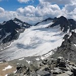 Der-imposante-Panoramablick-von-der-Dreieckspitze