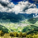 Auf dem Saun erschließen sich malerische Ausblicke auf Sterzing und seine Umgebung