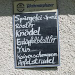 Auf der Vallmingalm werden den Wanderern köstliche Gerichte zubereitet