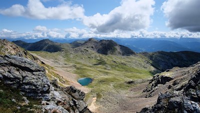 Unser Blick fällt auf den nunmehr tiefer liegenden Getrumsee und die Kassianspitze