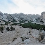 Am Südufer des Pragser Wildsees zweigt der Dolomiten-Höhenweg Nr. 1 ab