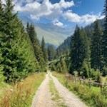 Vor malerischer Kulisse zur Stadlalm