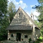 Mitten im Wald: das Kirchlein St. Cyrill