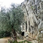 Quando le acque di fusione dell'ultima era glaciale hanno dilavato la roccia tenera, si sono formate le "marmitte dei giganti"