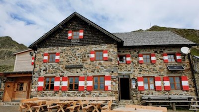 Schutzhütte nahe der höchstgelegenen Wallfahrtskirche Südtirols