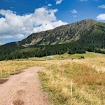 Vor der Kulisse des Zanggen zurück zum Ausgangspunkt