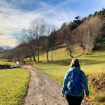 Sanft schlängelt sich der Gumperer Weg durch die Landschaft