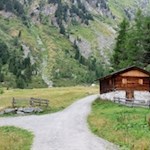 Rechts zweigt der Weg zur Chemnitzer Hütte ab