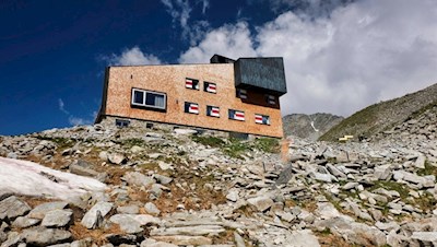 Die Edelrauthütte, ein geschichtsträchtiges Schutzhaus im modernen Design 