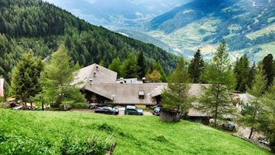 Die lauschige Prantner Alm lädt zur gemütlichen Einkehr ein