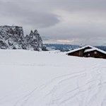 Vor der anmutigen Kulisse des Schlern lädt die Laurinhütte zur Einkehr