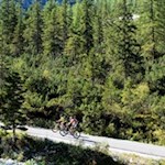 Der Weg zur Dreischusterhütte ist auch bei Radfahrern beliebt