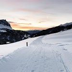 Im sanften Anstieg führt die Winterwanderung durch die bezaubernde Landschaft
