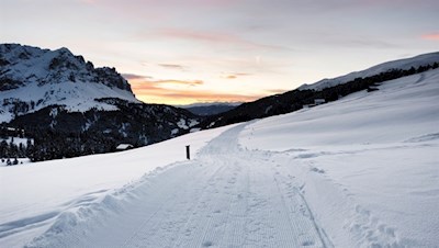 Im sanften Anstieg führt die Winterwanderung durch die bezaubernde Landschaft